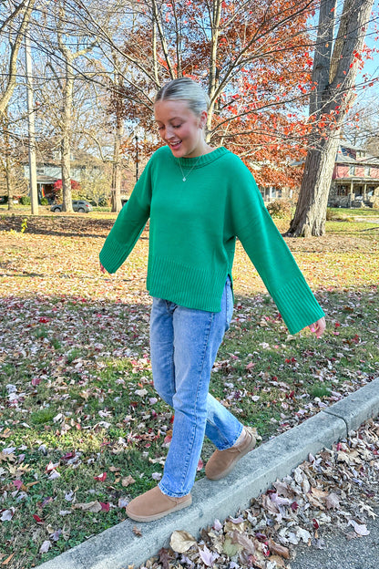 THE BAILEY SWEATER IN KELLY GREEN
